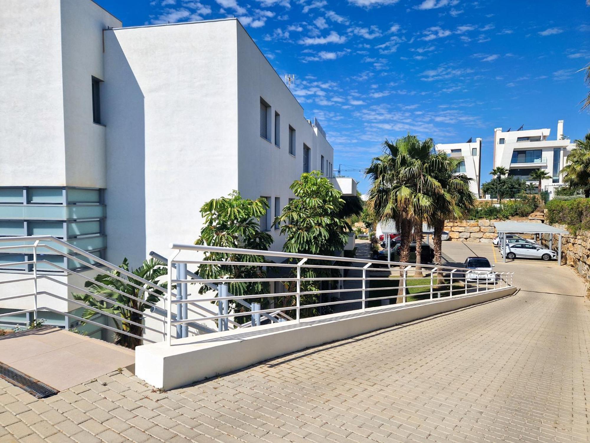 Luxury Ground Floor Apt - 300 M To Cabopino Golf Marbella Eksteriør billede