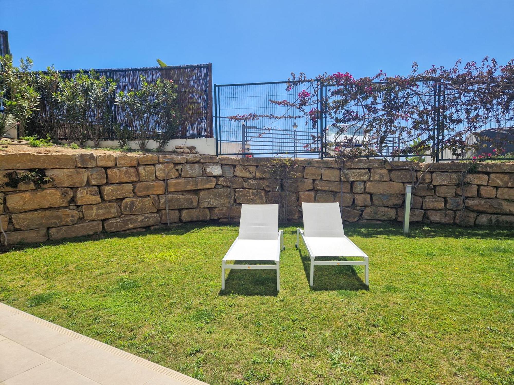 Luxury Ground Floor Apt - 300 M To Cabopino Golf Marbella Eksteriør billede