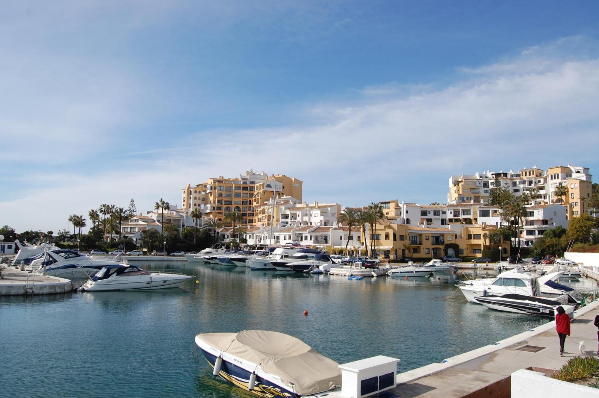Luxury Ground Floor Apt - 300 M To Cabopino Golf Marbella Eksteriør billede